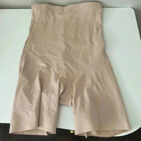 NWOT TC Fine Intimates Shape Away Hi-Waist Thigh Slimmer with Back Magic M - Picture 4 of 6